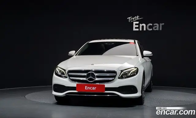 Mercedes-Benz E-Class 2017 2.0 автомат (гидро), миниатюра 3