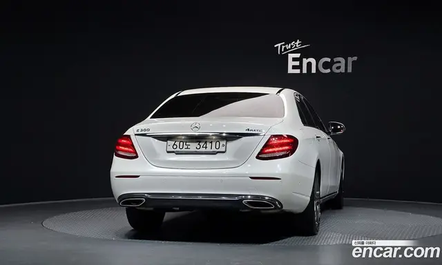 Mercedes-Benz E-Class 2017 2.0 автомат (гидро), миниатюра 4