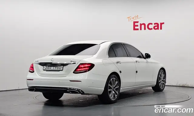 Mercedes-Benz E-Class 2018 2.0 автомат (гидро), миниатюра 2