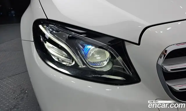 Mercedes-Benz E-Class 2018 2.0 автомат (гидро), миниатюра 8