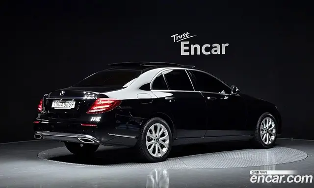 Mercedes-Benz E-Class, 2019, 80 923 км