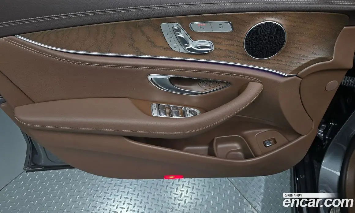 Mercedes-Benz E-Class 2020 1.9 автомат (гидро), фото 13 Mercedes-Benz E-Class 2020 1.9 автомат (гидро), фото 13