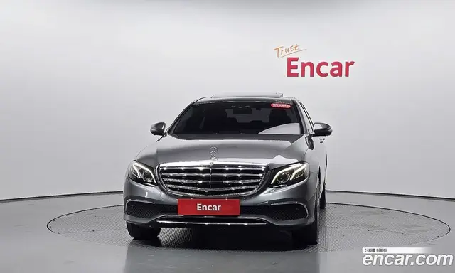 Mercedes-Benz E-Class 2020 2.0 автомат (гидро), миниатюра 2