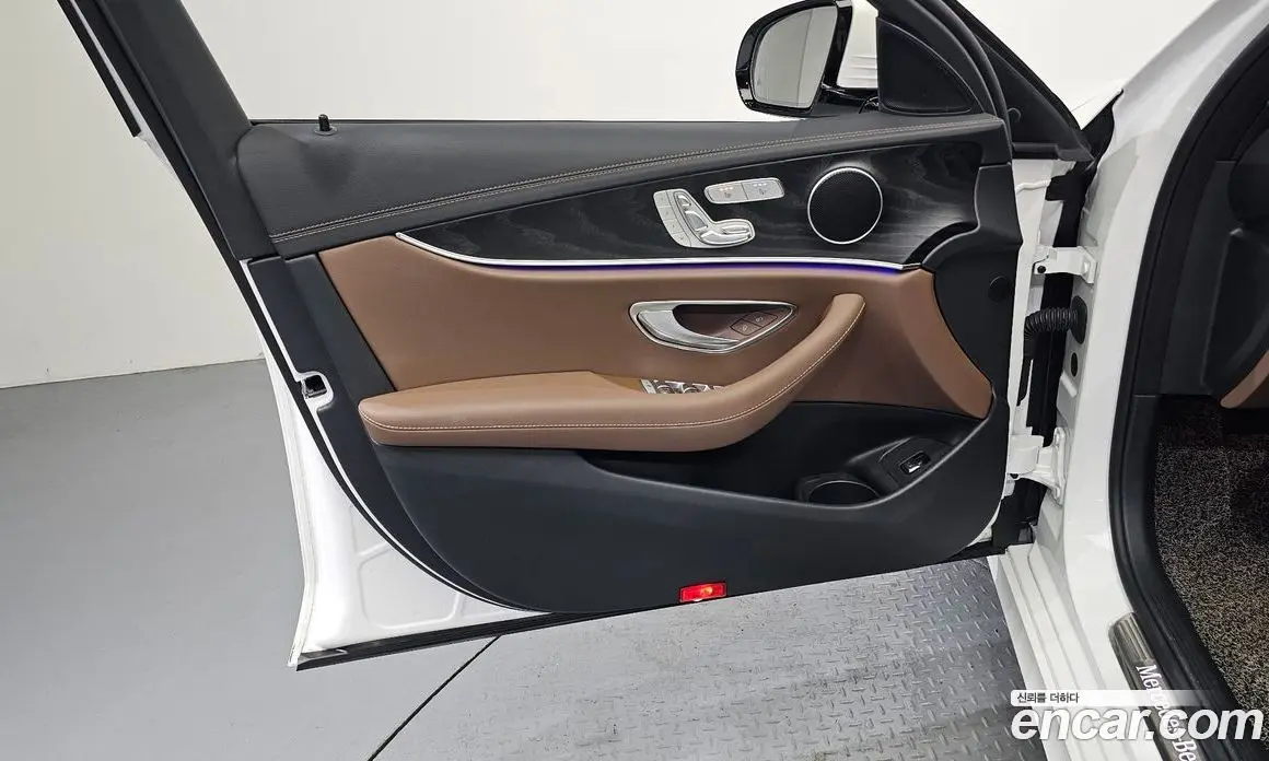Mercedes-Benz E-Class 2022 2.0 автомат (гидро), фото 14 Mercedes-Benz E-Class 2022 2.0 автомат (гидро), фото 14