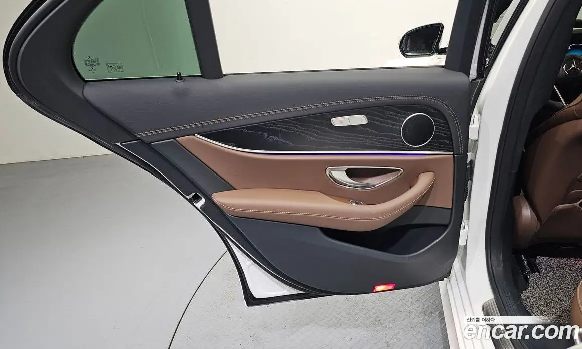 Mercedes-Benz E-Class 2022 2.0 автомат (гидро), фото 15 Mercedes-Benz E-Class 2022 2.0 автомат (гидро), фото 15