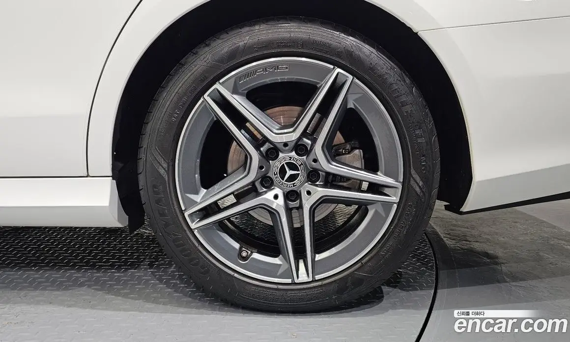 Mercedes-Benz E-Class 2022 2.0 автомат (гидро), фото 7 Mercedes-Benz E-Class 2022 2.0 автомат (гидро), фото 7