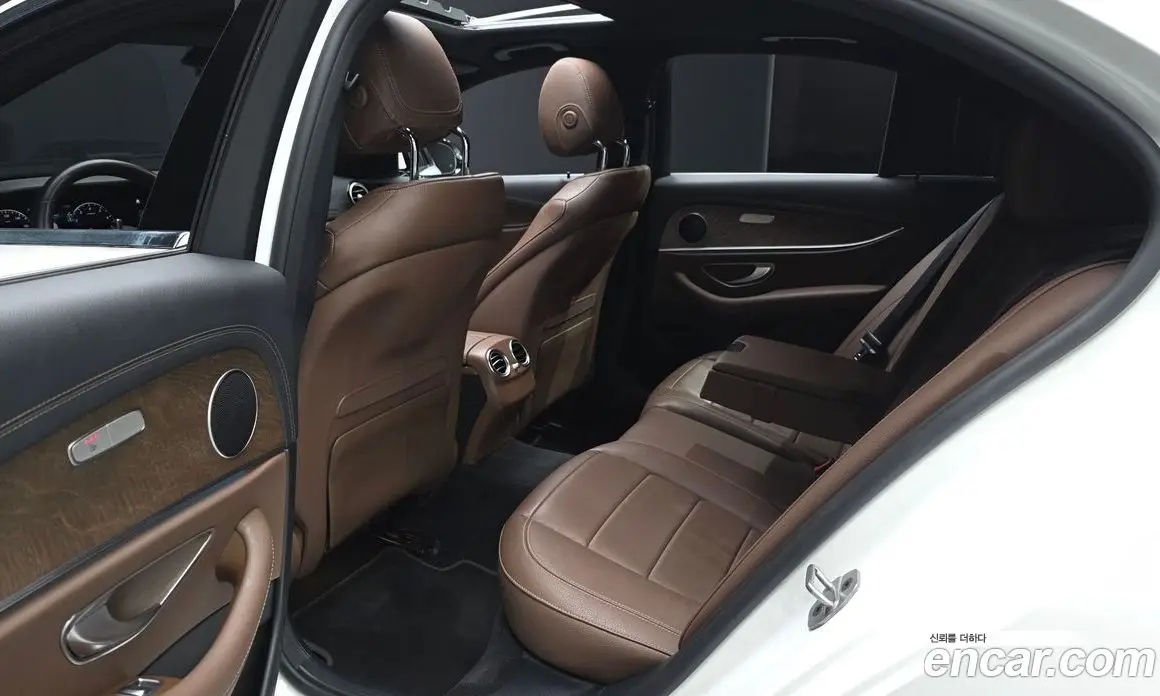Mercedes-Benz E-Class 2022 2.0 автомат (гидро), фото 16 Mercedes-Benz E-Class 2022 2.0 автомат (гидро), фото 16