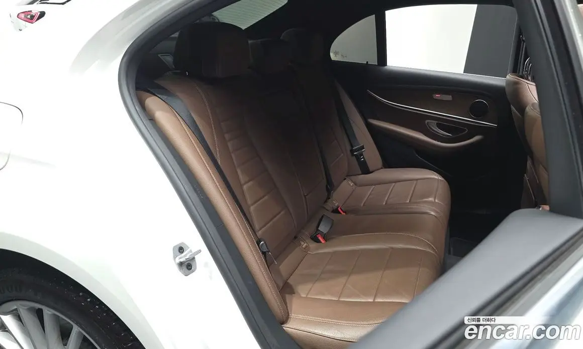 Mercedes-Benz E-Class 2022 2.0 автомат (гидро), фото 17 Mercedes-Benz E-Class 2022 2.0 автомат (гидро), фото 17