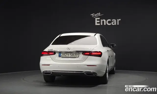 Mercedes-Benz E-Class 2022 2.0 автомат (гидро), миниатюра 3 Mercedes-Benz E-Class 2022 2.0 автомат (гидро), миниатюра 3