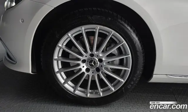 Mercedes-Benz E-Class 2022 2.0 автомат (гидро), миниатюра 4 Mercedes-Benz E-Class 2022 2.0 автомат (гидро), миниатюра 4