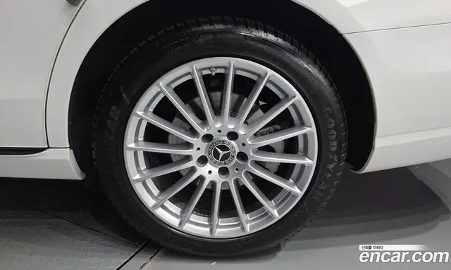 Mercedes-Benz E-Class 2022 2.0 автомат (гидро), миниатюра 6 Mercedes-Benz E-Class 2022 2.0 автомат (гидро), миниатюра 6