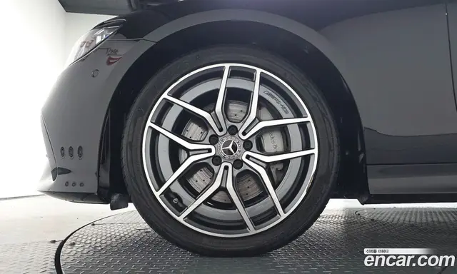 Mercedes-Benz E-Class 2023 2.0 автомат (гидро), миниатюра 4
