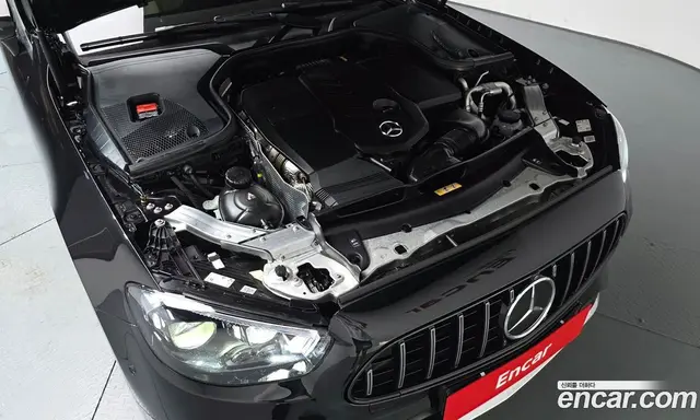 Mercedes-Benz E-Class 2023 2.0 автомат (гидро), миниатюра 5