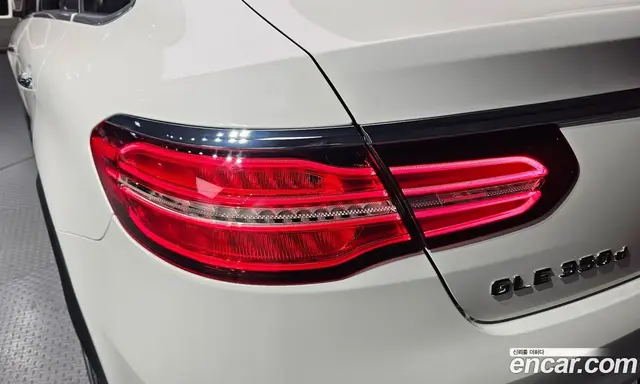 Mercedes-Benz GLE-Class 2018 3.0 автомат (гидро), миниатюра 9