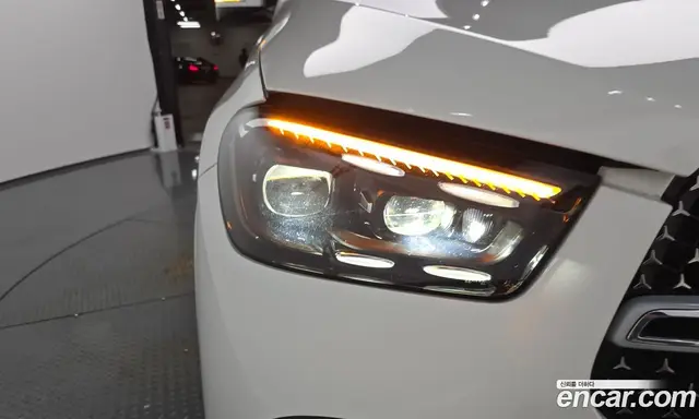 Mercedes-Benz GLE-Class 2023 3.0 автомат (гидро), миниатюра 7