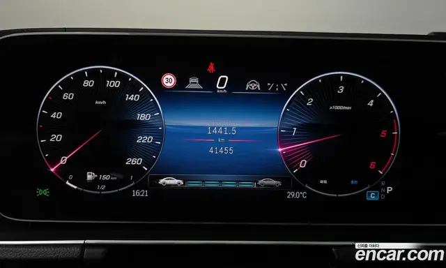 Mercedes-Benz GLE-Class 2023 3.0 автомат (гидро), миниатюра 10