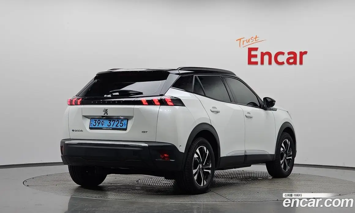 Peugeot 2008 2023 0.1 автомат (гидро), фото 1 Peugeot 2008 2023 0.1 автомат (гидро), фото 1