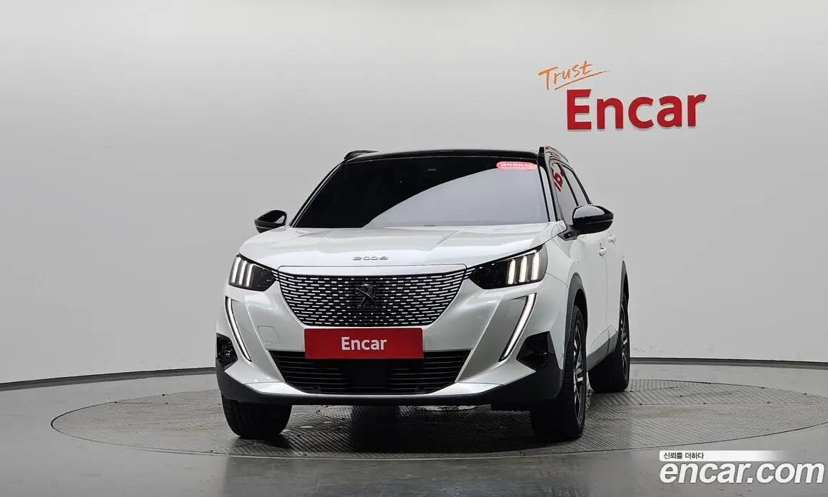 Peugeot 2008 2023 0.1 автомат (гидро), фото 2 Peugeot 2008 2023 0.1 автомат (гидро), фото 2