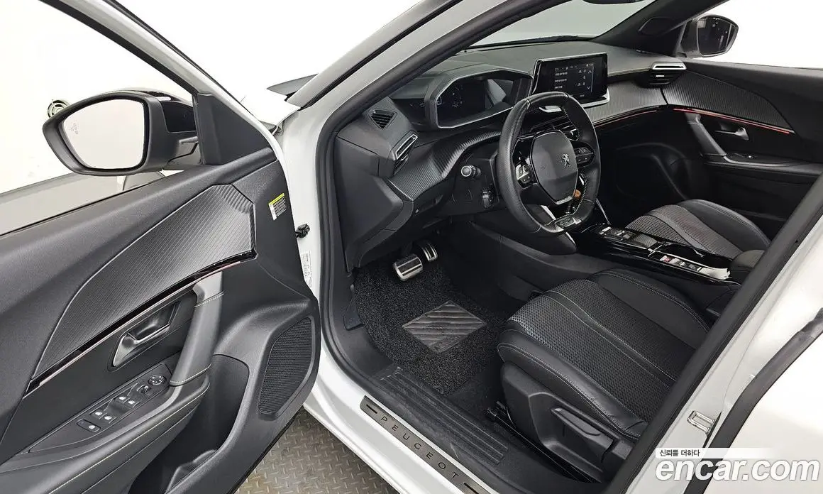Peugeot 2008 2023 0.1 автомат (гидро), фото 12 Peugeot 2008 2023 0.1 автомат (гидро), фото 12