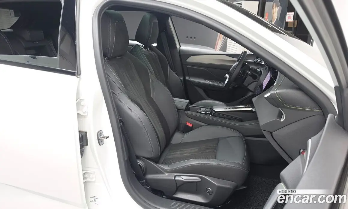 Peugeot 308 2022 1.5 автомат (гидро), фото 18 Peugeot 308 2022 1.5 автомат (гидро), фото 18