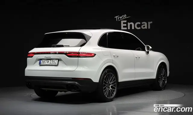 Porsche Cayenne 2023 3.0 автомат (гидро), миниатюра 2