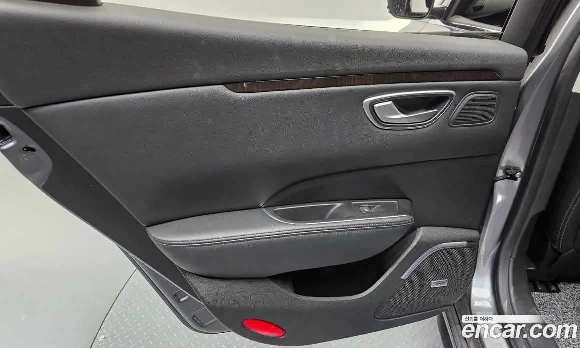 Renault (Samsung) SM6 2016 1.6 автомат (гидро), фото 15 Renault (Samsung) SM6 2016 1.6 автомат (гидро), фото 15