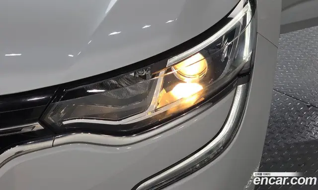 Renault (Samsung) SM6 2020 2.0 автомат (гидро), миниатюра 8 Renault (Samsung) SM6 2020 2.0 автомат (гидро), миниатюра 8