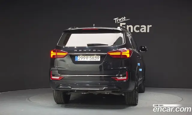 SsangYong Rexton 2021 2.2 автомат (гидро), миниатюра 4 SsangYong Rexton 2021 2.2 автомат (гидро), миниатюра 4