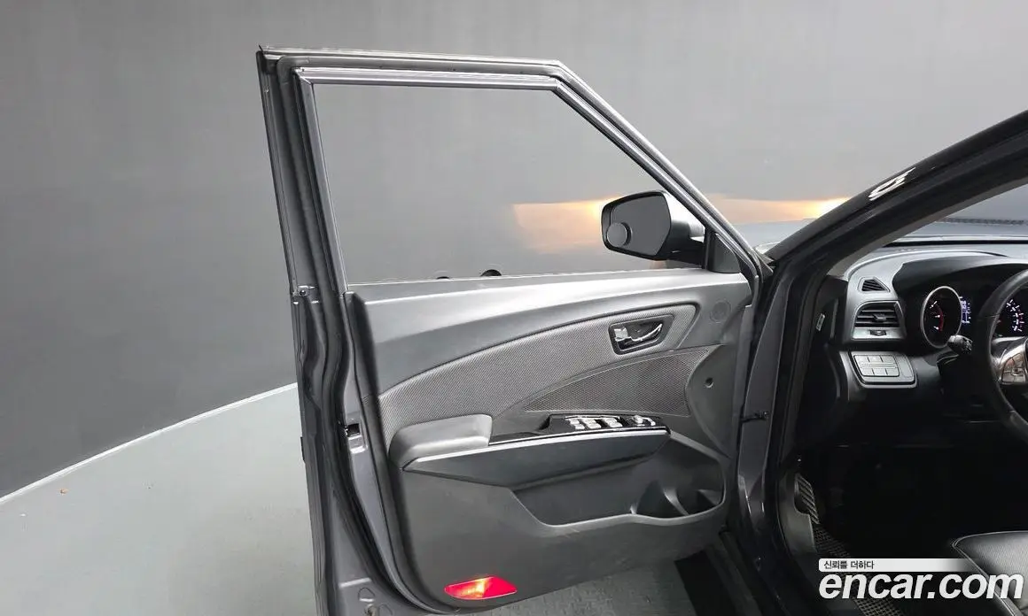 SsangYong TIBOLI 2018 1.6 автомат (гидро), фото 13