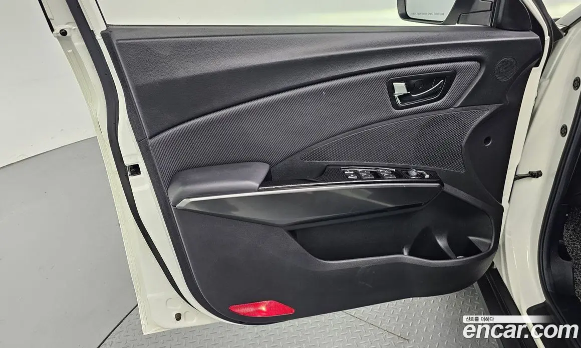 SsangYong TIBOLI 2022 1.5 автомат (гидро), фото 14 SsangYong TIBOLI 2022 1.5 автомат (гидро), фото 14