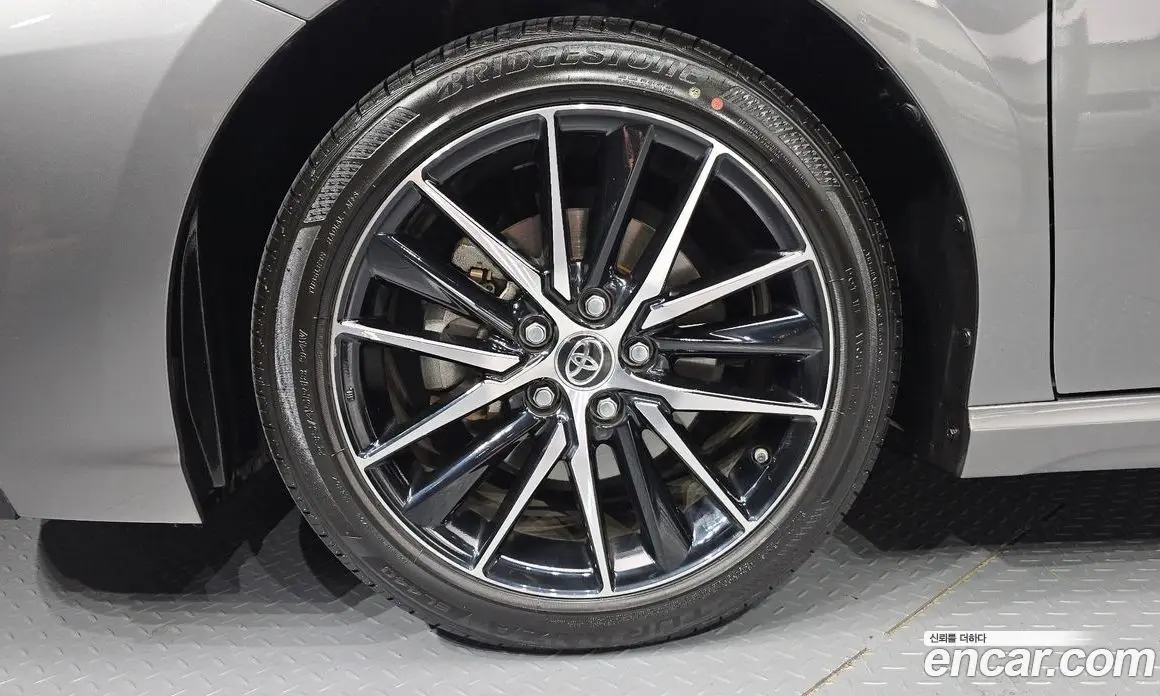 Toyota Camry 2024 2.5 автомат (гидро), фото 5