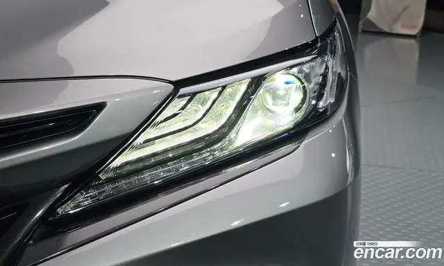 Toyota Camry 2024 2.5 автомат (гидро), миниатюра 8