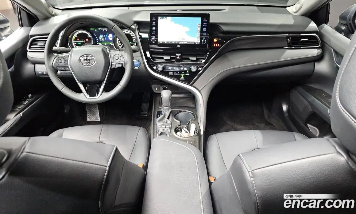 Toyota Camry 2024 2.5 автомат (гидро), фото 10