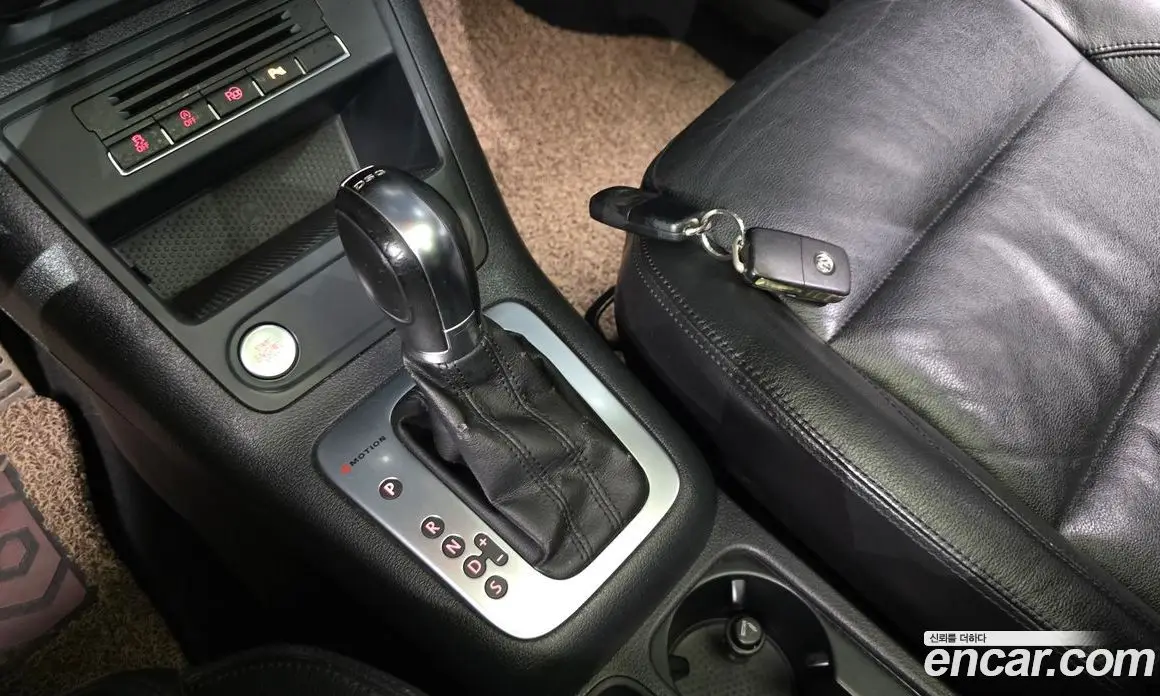 Volkswagen Tiguan 2012 2.0 автомат (гидро), фото 11