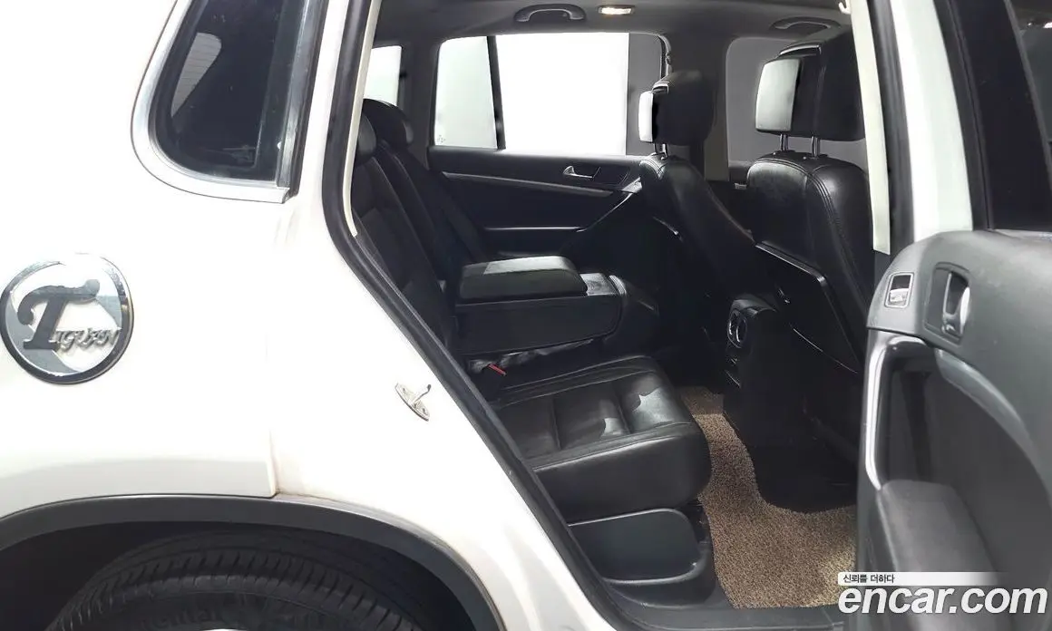 Volkswagen Tiguan 2012 2.0 автомат (гидро), фото 16