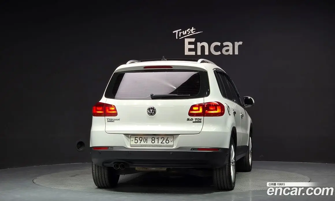 Volkswagen Tiguan 2012 2.0 автомат (гидро), фото 3