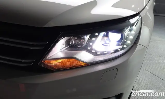 Volkswagen Tiguan 2012 2.0 автомат (гидро), миниатюра 7