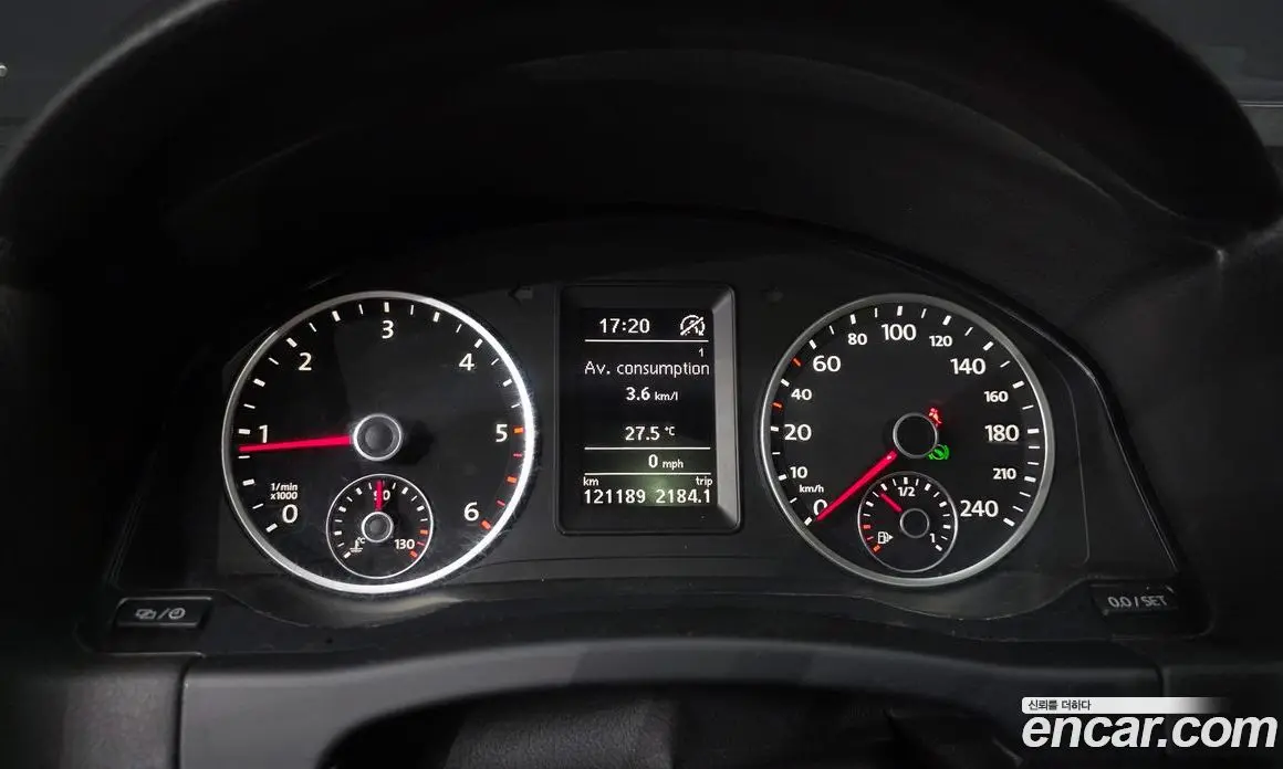 Volkswagen Tiguan 2012 2.0 автомат (гидро), фото 10