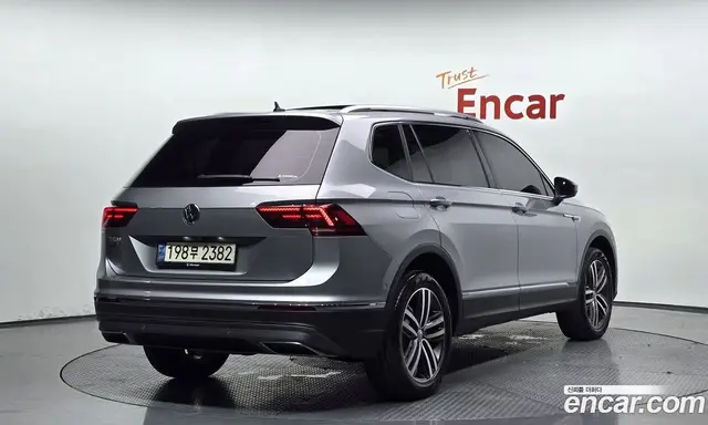 Volkswagen Tiguan 2020 2.0 автомат (гидро), миниатюра 2
