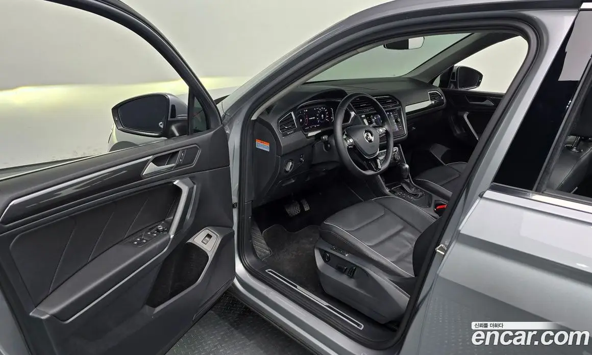 Volkswagen Tiguan 2020 2.0 автомат (гидро), фото 17