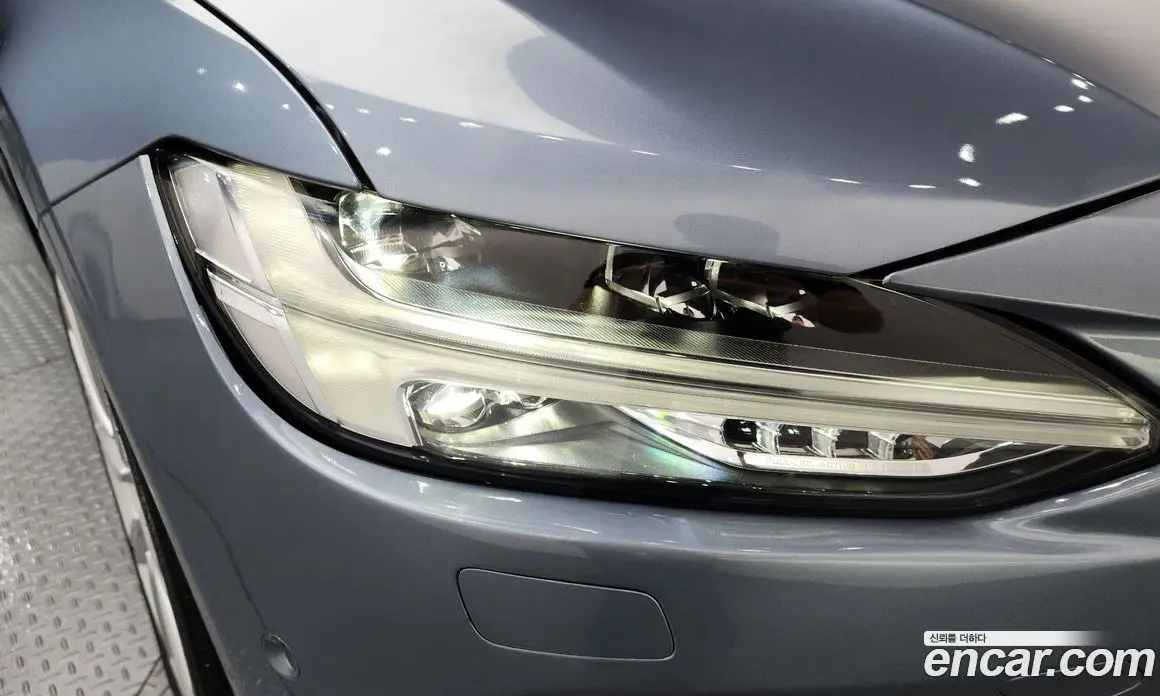 Volvo S90 2019 2.0 автомат (гидро), фото 8 Volvo S90 2019 2.0 автомат (гидро), фото 8