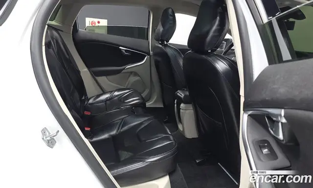 Volvo V40 2016 2.0 автомат (гидро), миниатюра 12