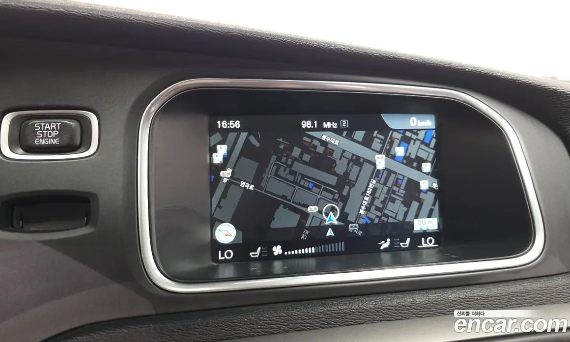 Volvo V40 2016 2.0 автомат (гидро), фото 15 Volvo V40 2016 2.0 автомат (гидро), фото 15