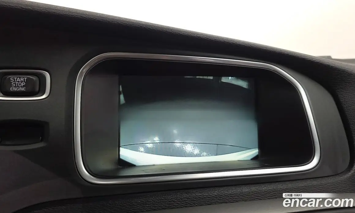 Volvo V40 2016 2.0 автомат (гидро), фото 16 Volvo V40 2016 2.0 автомат (гидро), фото 16