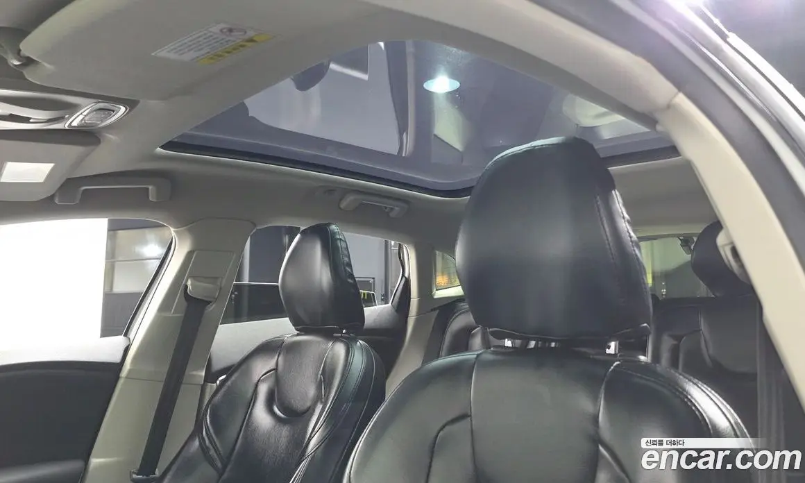 Volvo V40 2016 2.0 автомат (гидро), фото 19 Volvo V40 2016 2.0 автомат (гидро), фото 19
