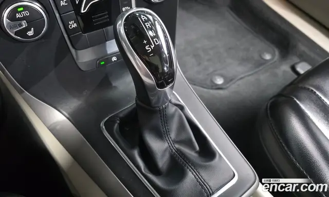 Volvo V40 2016 2.0 автомат (гидро), миниатюра 9 Volvo V40 2016 2.0 автомат (гидро), миниатюра 9