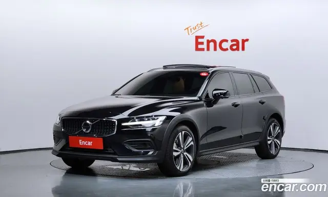 Volvo V60, 2021, 72 987 км