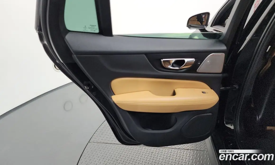 Volvo V60 2021 2.0 автомат (гидро), фото 15 Volvo V60 2021 2.0 автомат (гидро), фото 15