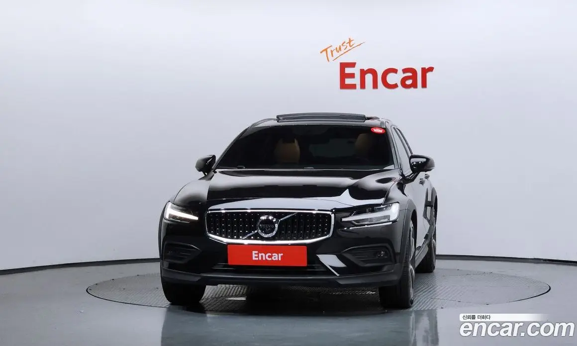 Volvo V60 2021 2.0 автомат (гидро), фото 3 Volvo V60 2021 2.0 автомат (гидро), фото 3