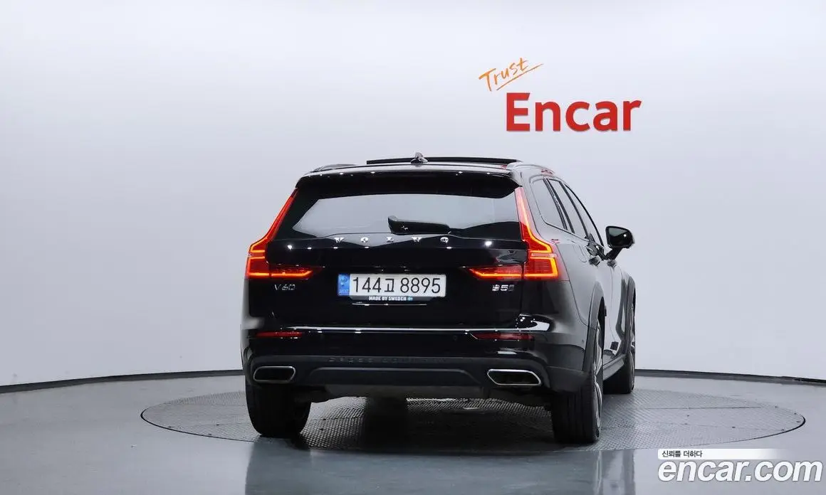 Volvo V60 2021 2.0 автомат (гидро), фото 4 Volvo V60 2021 2.0 автомат (гидро), фото 4